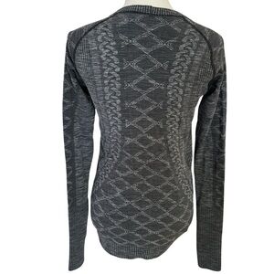 Lululemon Charcoal Patterned Crew Neck Shirt